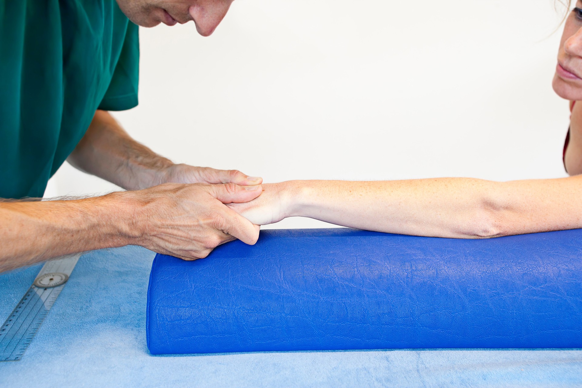 Checking mobility of hand